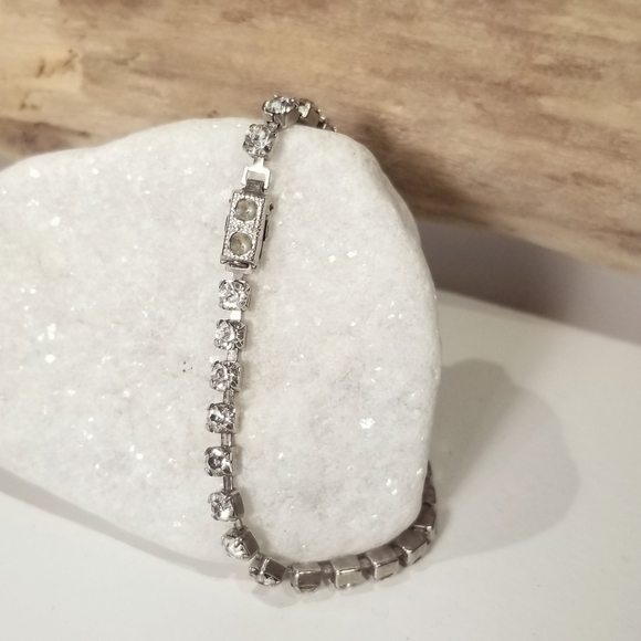 Vintage Rhinestone Bracelet - Picture 5 of 7